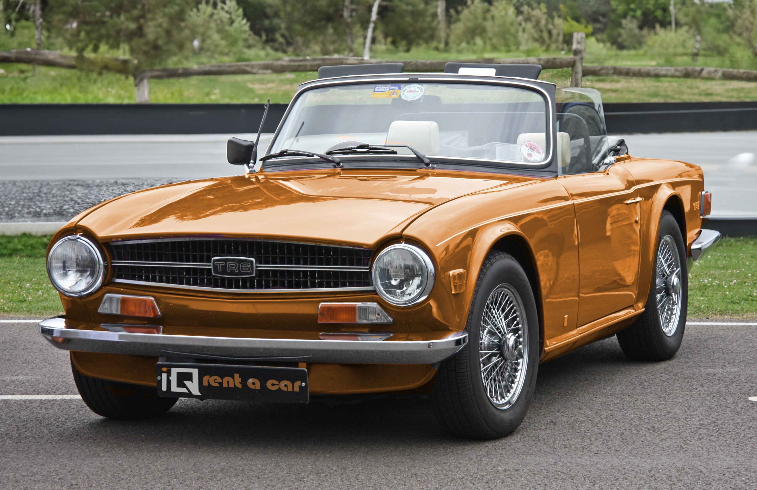 Triumph_TR6_-_Flickr_-_exfordy-editted